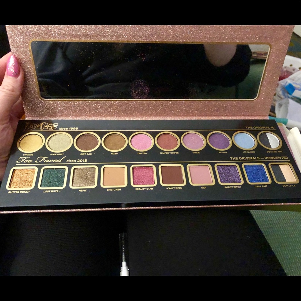 Brand new Toofaced eyeshadow pallet, glitter eye